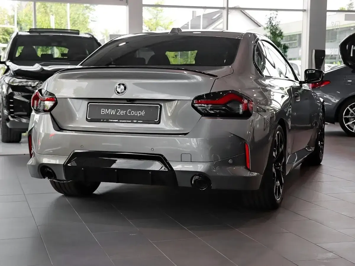 Neu BMW 220 M Sport 184 PS (135 kW) 2026 Skyscraper grau Coupé