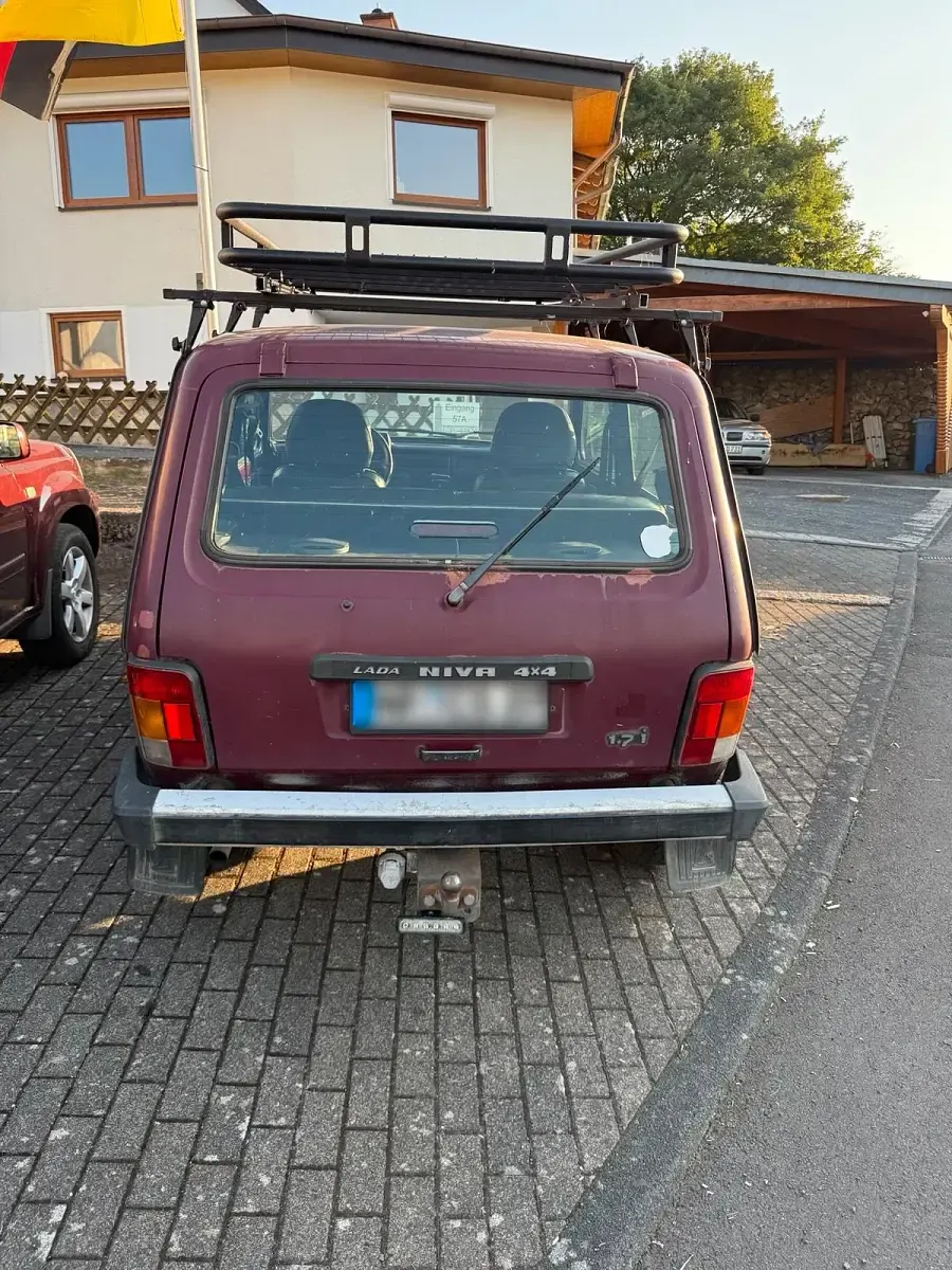 Gebraucht Lada niva 80 PS (58 kW) 2003 Rot SUV