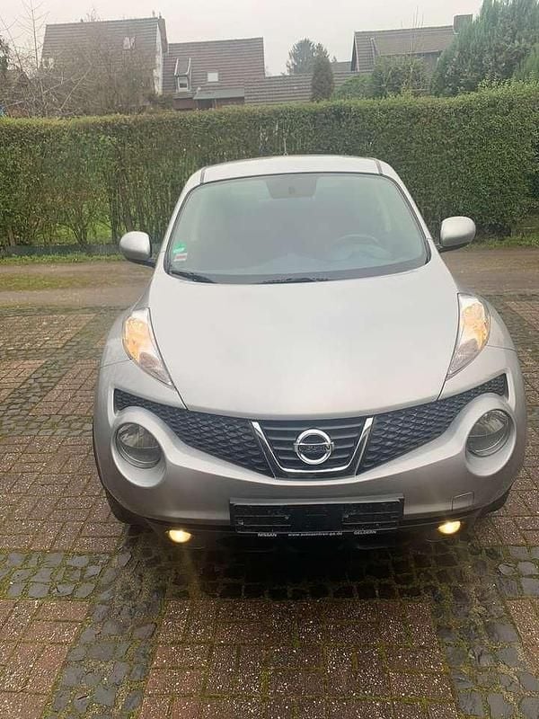 Grau Gebraucht 2011 Nissan Juke Acenta SUV | 3.150 € (Superpreis) - Bild 1/4