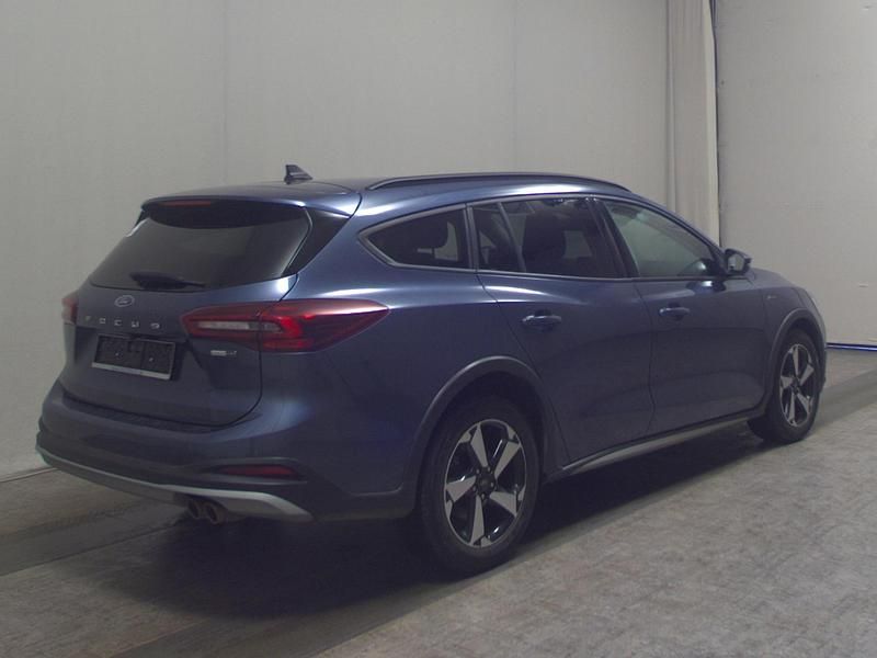 Gebraucht Ford Focus Active 125 PS (91 kW) 2022 Chromablau metallic Kombi