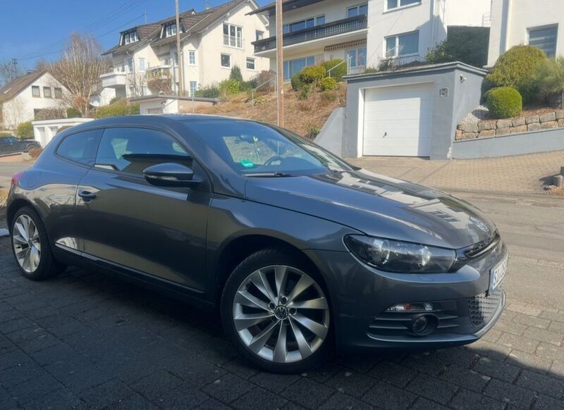 Grau Gebraucht 2011 VW Scirocco Coupé | 9.599 € (Fairer Preis) - Bild 1/4