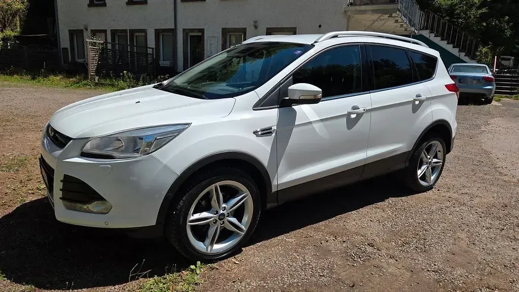 Gebraucht Ford Kuga Titanium 150 PS (110 kW) 2014 Weiß SUV