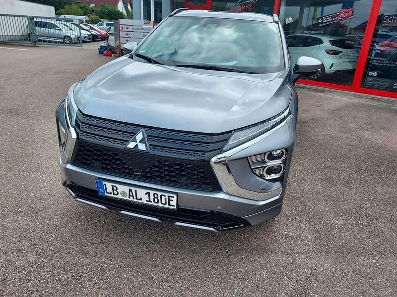 Grau Gebraucht 2024 Mitsubishi Eclipse Cross Plus SUV | 24.980 € (Superpreis) - Bild 1/4