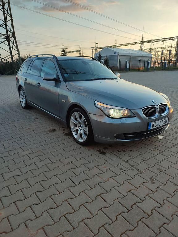 Gebraucht BMW 550 367 PS (269 kW) 2008 Grau Kombi