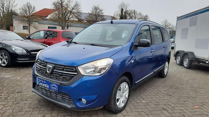 Blau Gebraucht 2021 Dacia Lodgy Comfort Van / Kleinbus | 12.390 € (Guter Preis) - Bild 1/4
