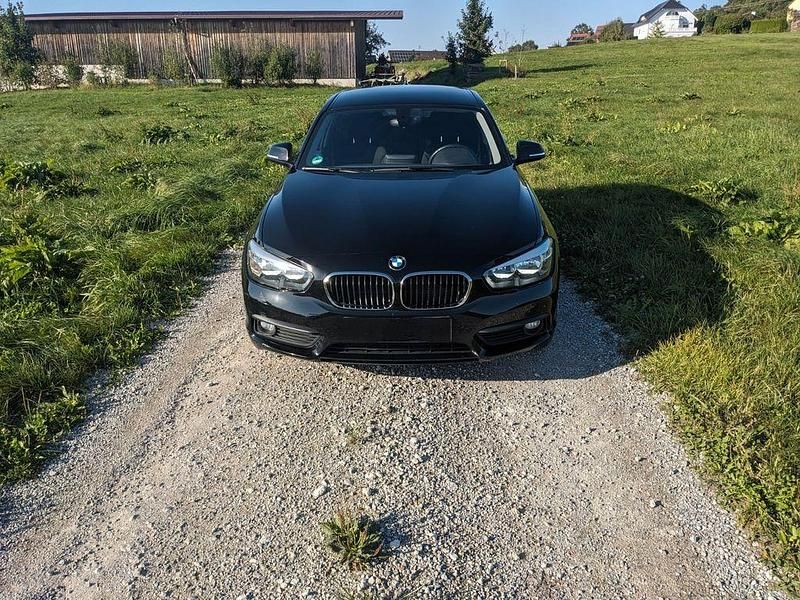 Gebraucht BMW 116 Advantage 109 PS (80 kW) 2016 Schwarz Kleinwagen