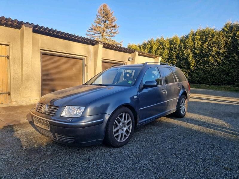 Grau Gebraucht 2002 VW Bora Limousine | 1.000 € (Guter Preis) - Bild 1/4