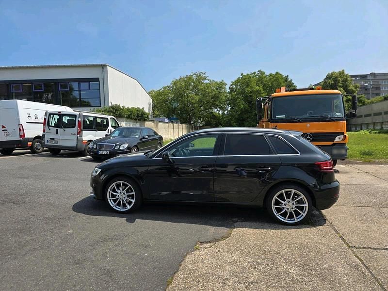 Gebraucht Audi A3 2018 Schwarz Limousine
