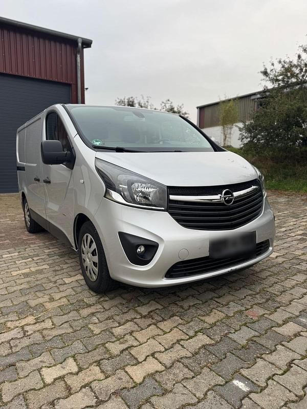 Gebraucht Opel Vivaro 145 PS (106 kW) 2016 Silber Van / Kleinbus