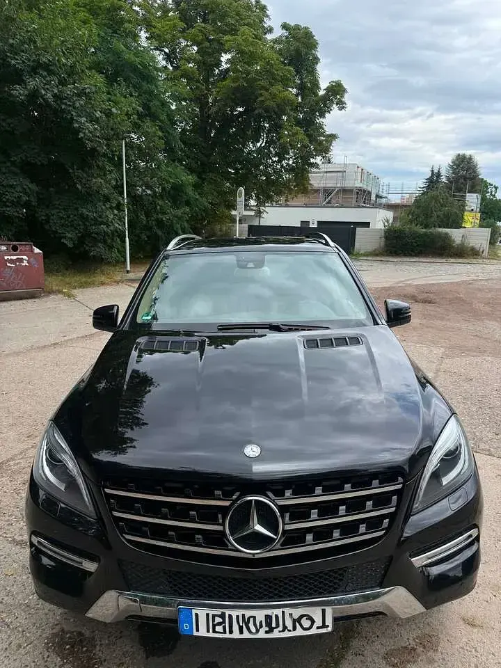 Gebraucht Mercedes ML350 258 PS (189 kW) 2012 Schwarz SUV