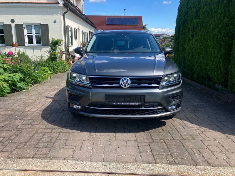 Grau Gebraucht 2019 VW Tiguan Highline SUV | 24.485 € (Fairer Preis) - Bild 1/4