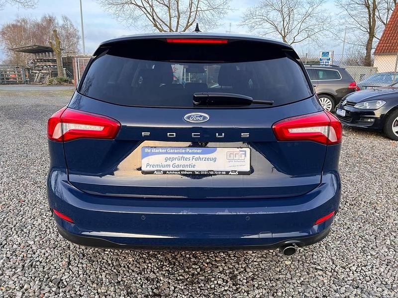 Gebraucht Ford Focus Titanium 120 PS (88 kW) 2019 Blau Kombi