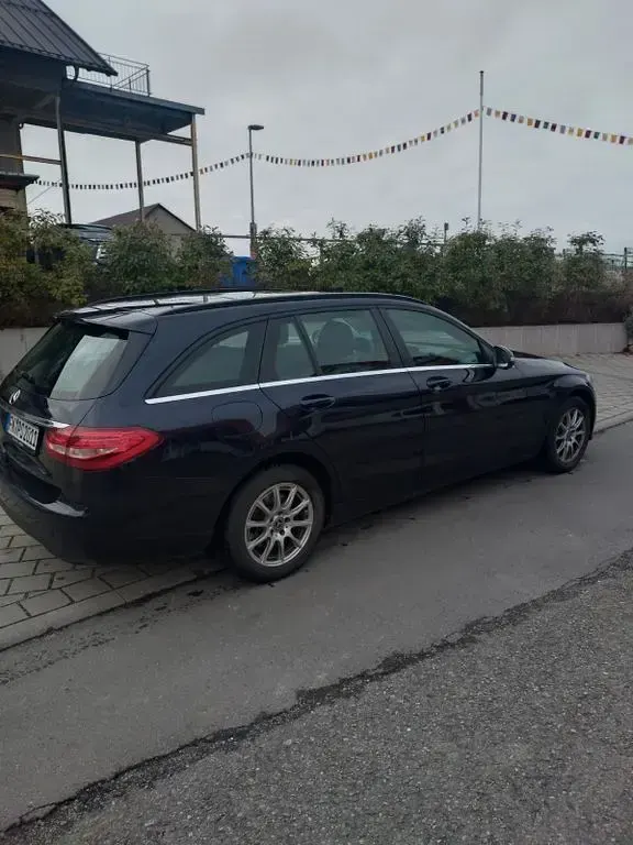 Gebraucht Mercedes C200 150 PS (110 kW) 2018 Blau Limousine