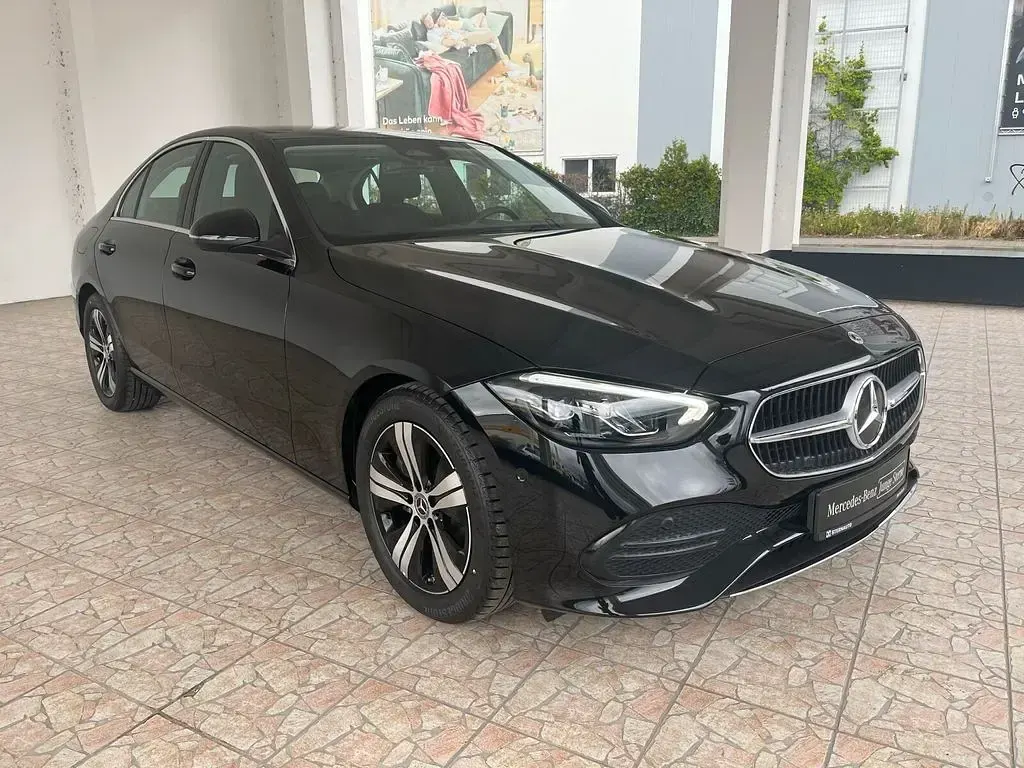 Gebraucht Mercedes C300 Advanced Plus 265 PS (194 kW) 2025 Metalliclack obsidianschwarz Limousine