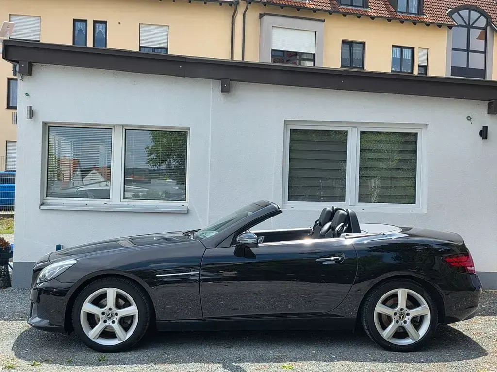 Gebraucht Mercedes SLC180 156 PS (114 kW) 2018 Schwarz Cabrio