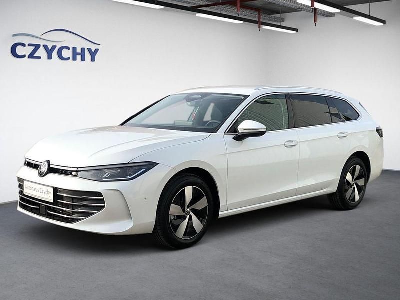 Neu VW Passat Pro 150 PS (110 kW) 2026 Weiß Kombi