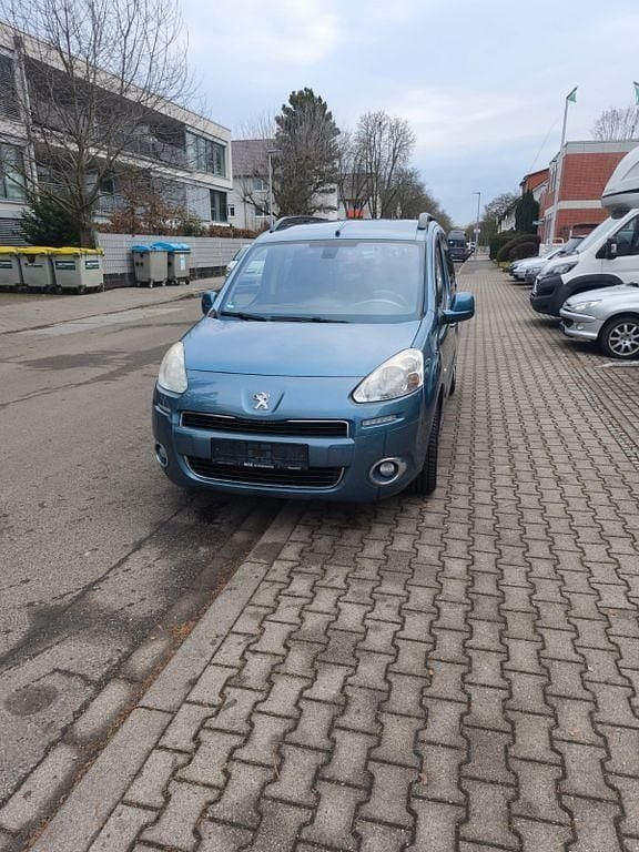 Blau Gebraucht 2013 Peugeot Partner Tepee Allure Van / Kleinbus | 3.700 € (Guter Preis) - Bild 1/4