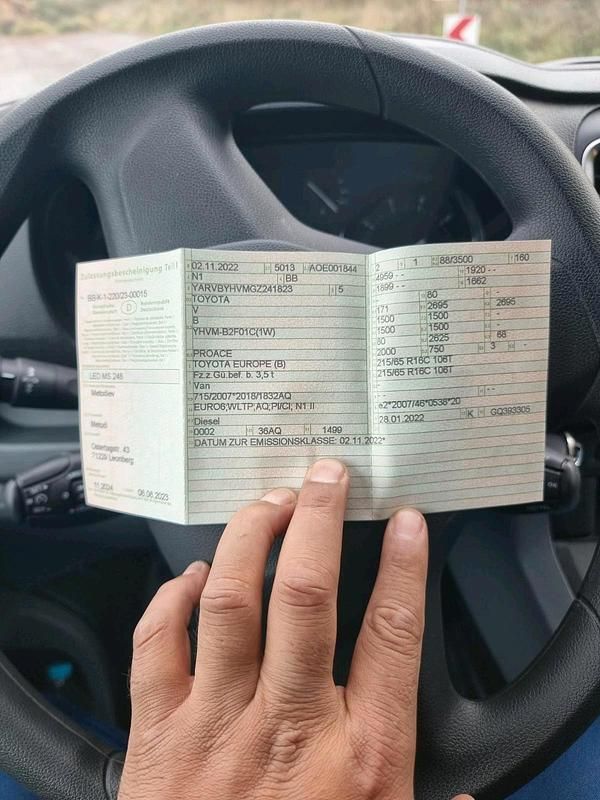 Gebraucht Toyota Proace 120 PS (88 kW) 2023 Weiß Van / Kleinbus