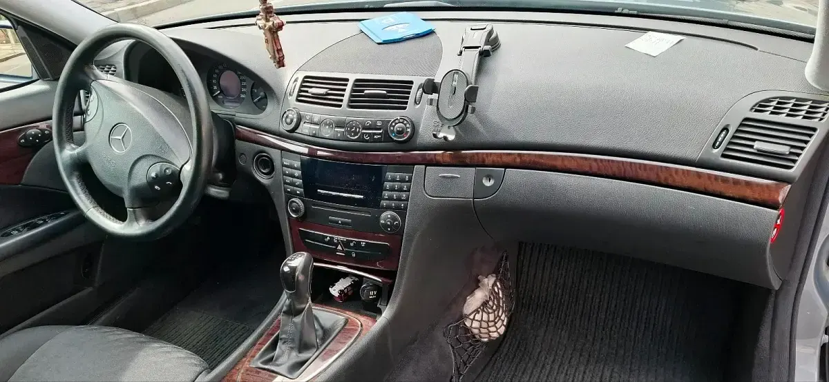 Gebraucht Mercedes E200 2005 Grau Limousine