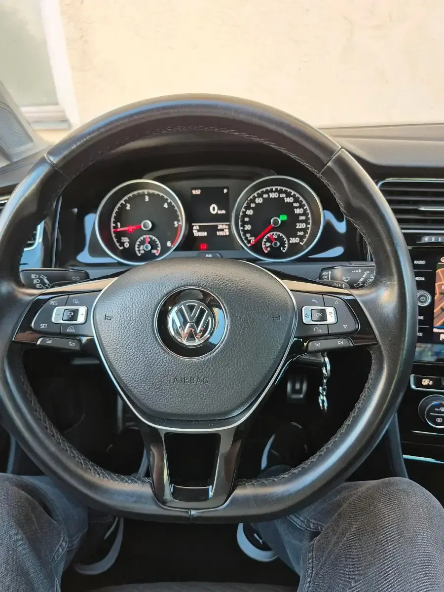 Gebraucht VW Golf VII 116 PS (85 kW) 2018 Schwarz Kleinwagen