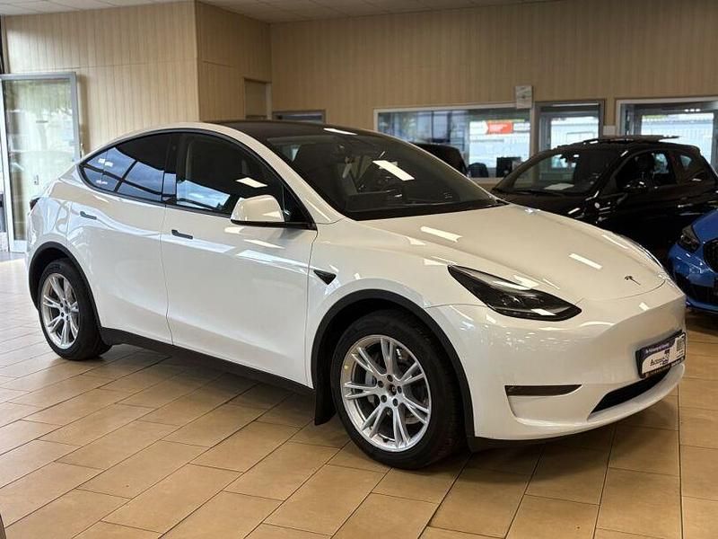 Weiß Gebraucht 2023 Tesla Model Y Long Range AWD SUV | 36.500 € (Fairer Preis) - Bild 1/4