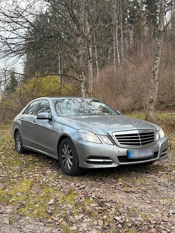 Second-hand Mercedes E200 184 CP (135 kW) 2010 Gri Berlinǎ
