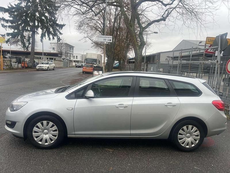 Gebraucht Opel Astra 110 PS (80 kW) 2015 Silber Kombi