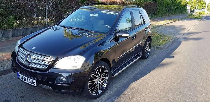 Gebraucht Mercedes ML350 272 PS (200 kW) 2005 SUV
