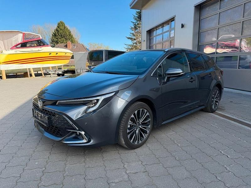Gebraucht Toyota Corolla Style 140 PS (102 kW) 2025 Marlingrau metallic 1g3 Kombi