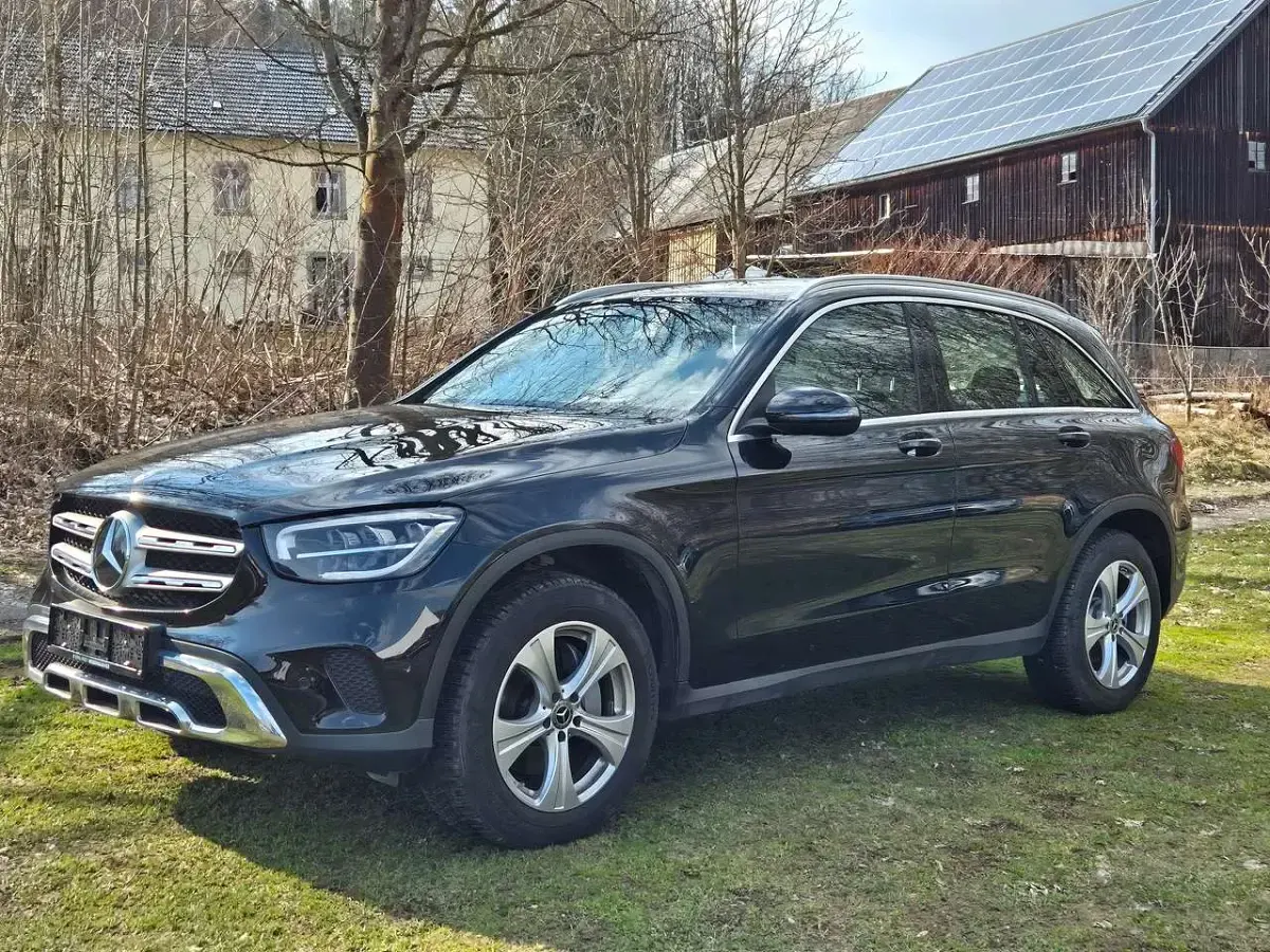 Gebraucht Mercedes GLC200 211 PS (155 kW) 2019 Schwarz  unilack SUV