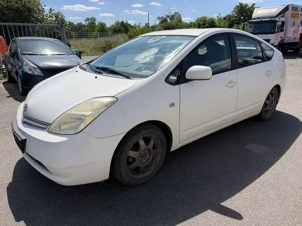Gebraucht Toyota Prius Basis 77 PS (56 kW) 2005 Weiß Kleinwagen