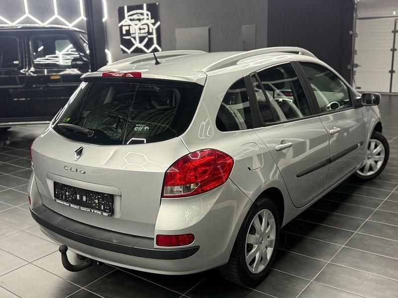 Brugt Renault Clio II Dynamique 101 HK (74 kW) 2008 Sølv Sedan