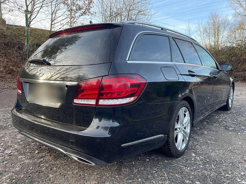 Gebraucht Mercedes E250 204 PS (150 kW) 2017 Schwarz Kombi