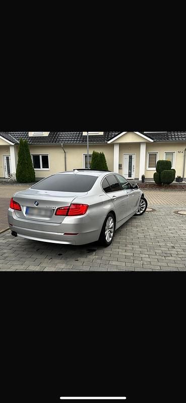 Gebraucht BMW 523 204 PS (150 kW) 2010 Silber Limousine