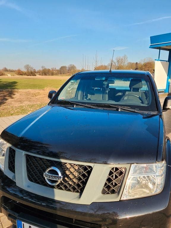 Gebraucht Nissan Navara 144 PS (105 kW) 2014 Schwarz Pickup