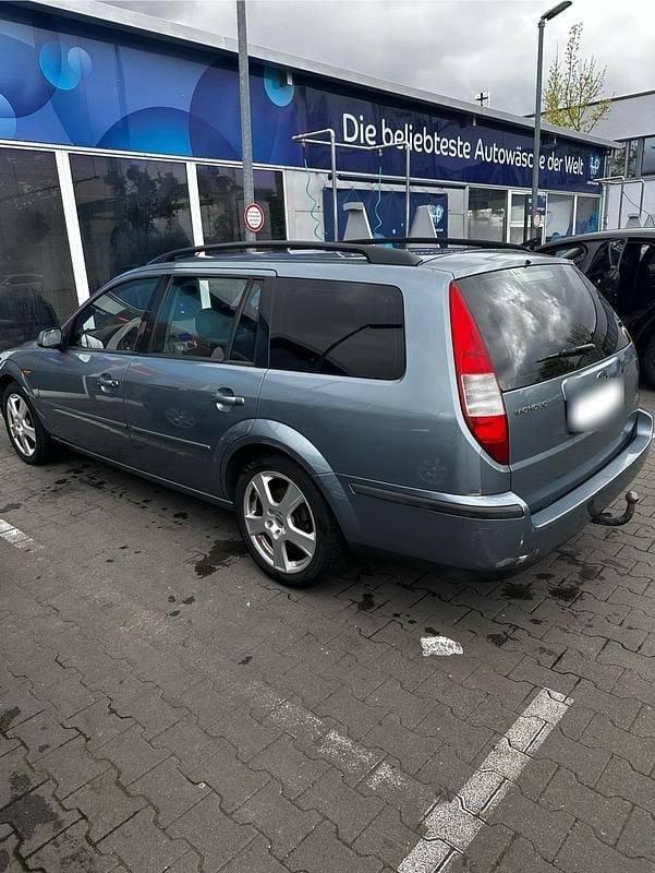 Gebraucht Ford Mondeo Ambiente 145 PS (106 kW) 2003 Blau Kombi