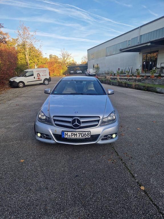 Silber Gebraucht 2012 Mercedes C180 Coupé | 7.300 € (Superpreis) - Bild 1/4