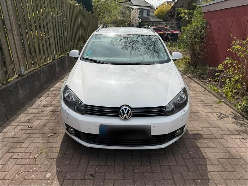 Usata VW Golf VI 105 CV (77 kW) 2011 Bianco Utilitaria