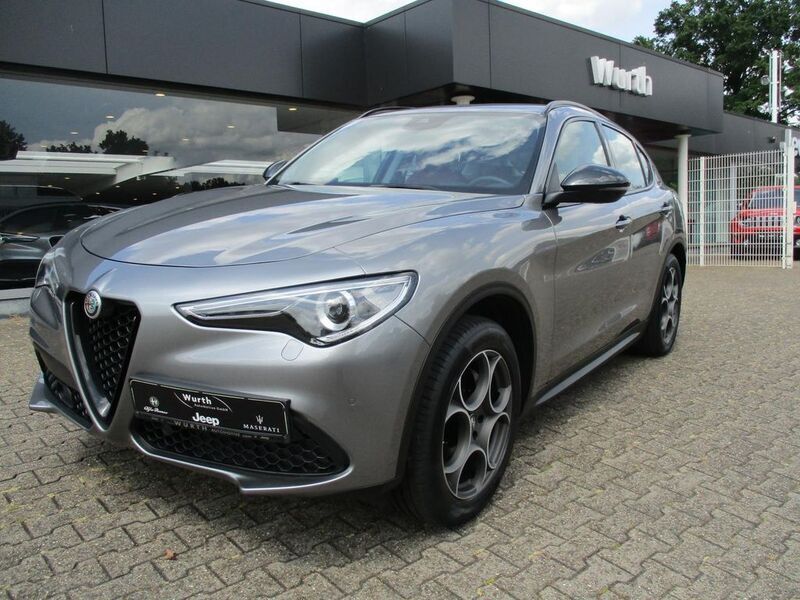 Grau Gebraucht 2019 Alfa Romeo Stelvio Tech Edition SUV | 29.450 € (Fairer Preis) - Bild 1/4