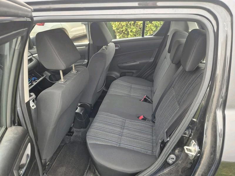 Gebraucht Suzuki Swift 90 PS (66 kW) 2015 Schwarz Kleinwagen