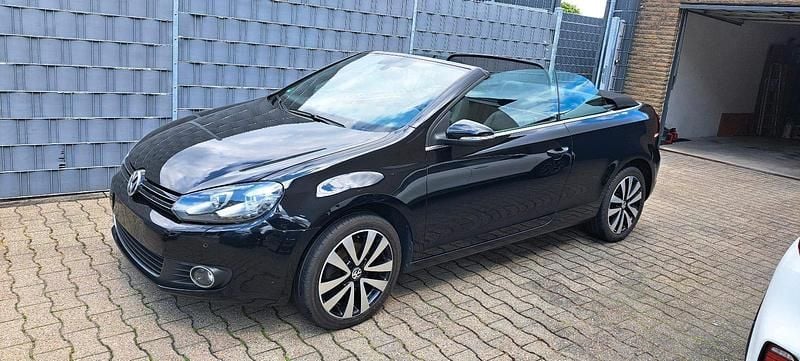 Second-hand VW Golf 105 CP (77 kW) 2011 Negru Cabrio