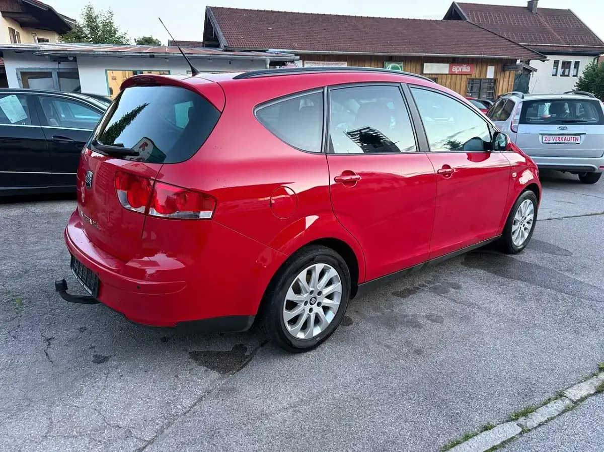 Gebraucht Seat Altea XL 105 PS (77 kW) 2011 Rot Van / Kleinbus