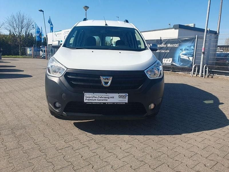 Gebraucht Dacia Dokker Celebration 116 PS (85 kW) 2016 Weiß Van / Kleinbus