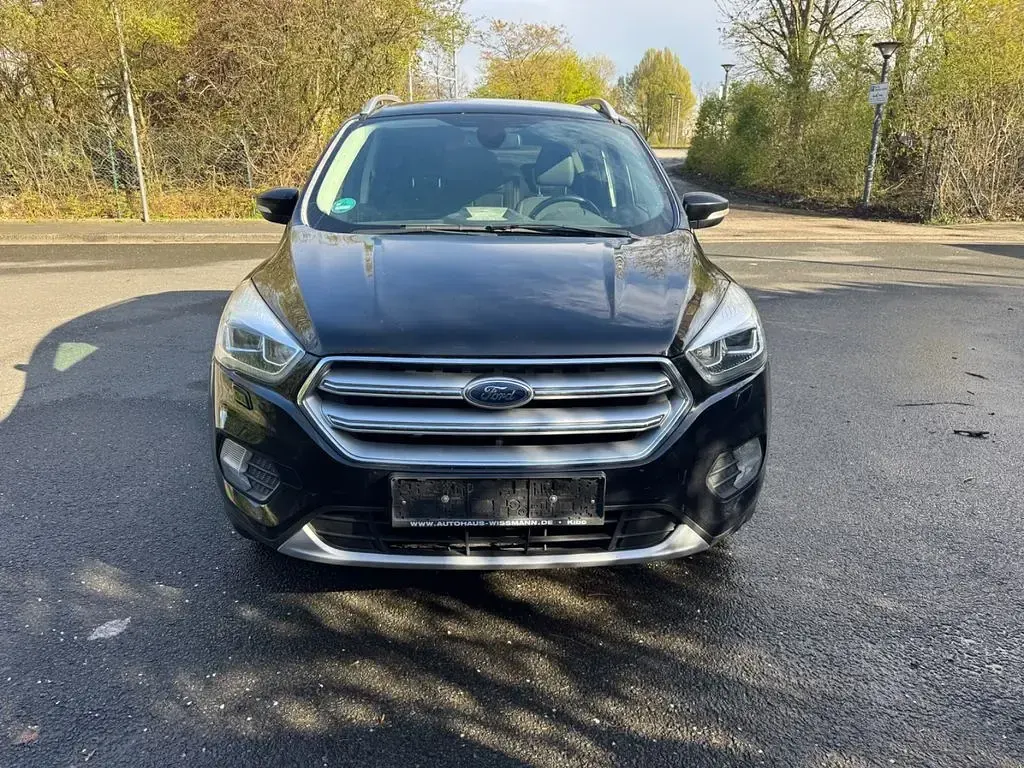 Usata Ford Kuga 150 CV (110 kW) 2017 Nero SUV
