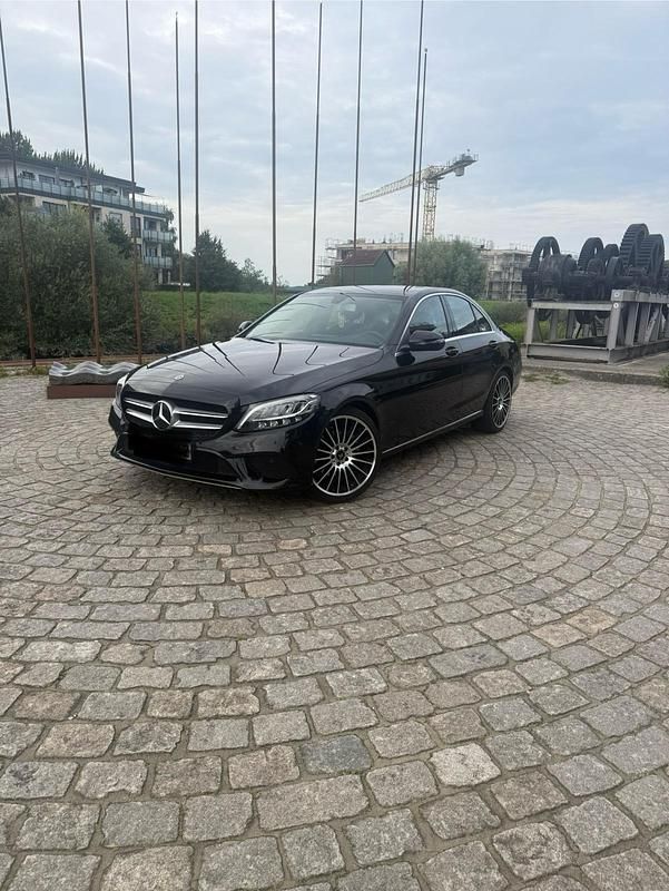 Schwarz Gebraucht 2019 Mercedes C220 Limousine | 25.690 € (Fairer Preis) - Bild 1/4