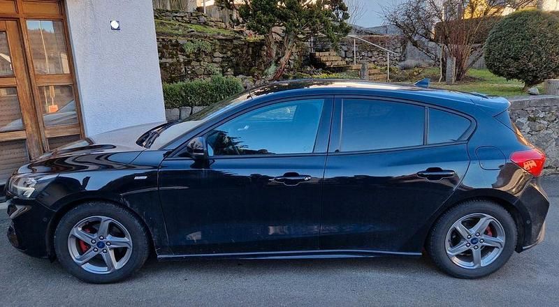 Gebraucht Ford Focus ST-Line 155 PS (114 kW) 2021 Schwarz Limousine