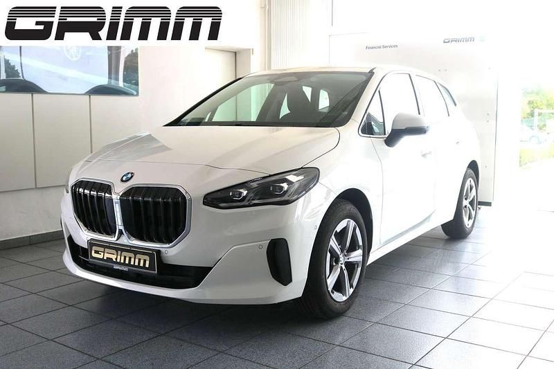 Alpinweiss iii Gebraucht 2024 BMW 218 Van / Kleinbus | 33.650 € (Etwas zu teuer) - Bild 1/4
