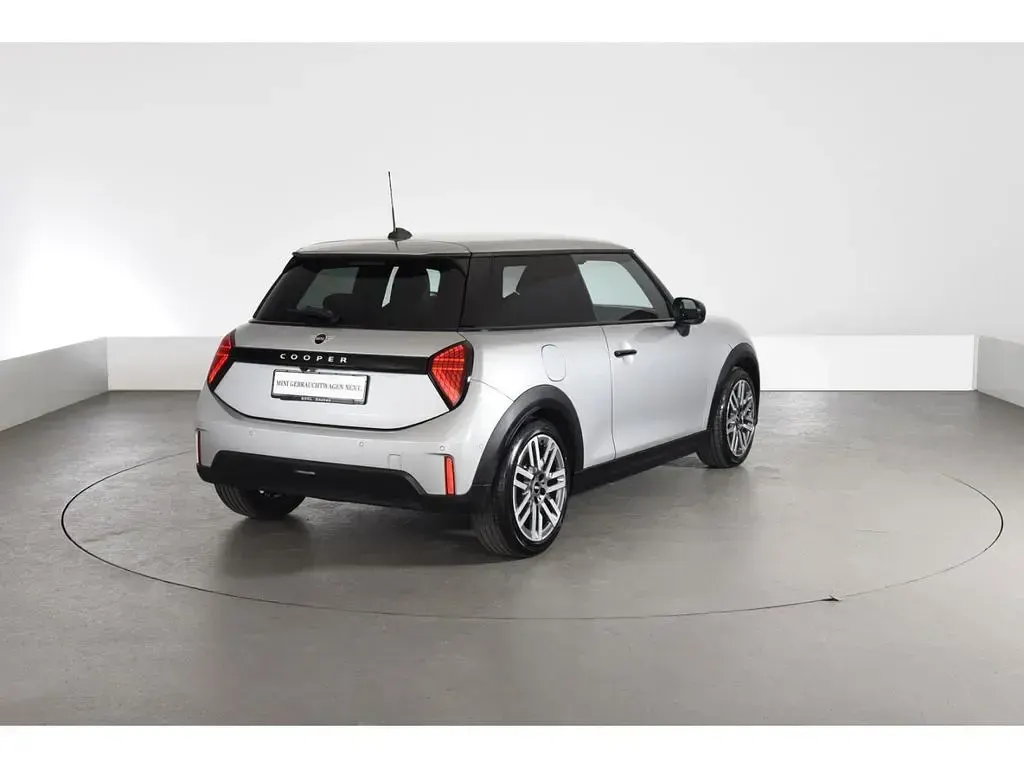 Gebraucht Mini Cooper Classic 114 kW (156 PS) 2025 Silber Kleinwagen