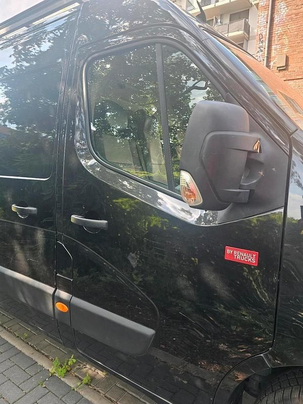 Schwarz Gebraucht 2018 Renault Master Van | 9.500 € - Bild 1/4