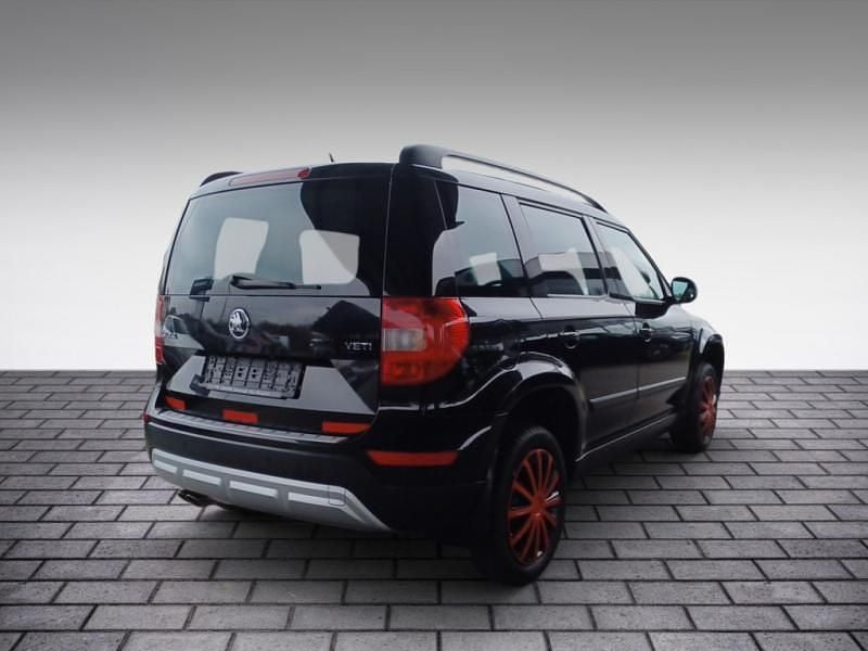 Gebraucht Skoda Yeti Ambition 122 PS (89 kW) 2015 Schwarz / blackmagic SUV